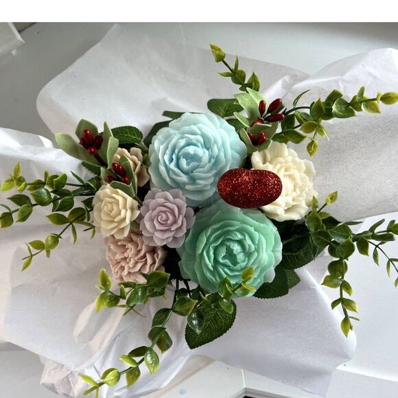Handmade Goat's Milk Soap Flower Bouquet/Birthday/Mother’s Day/Valentine's Day - Picture 2 of 5